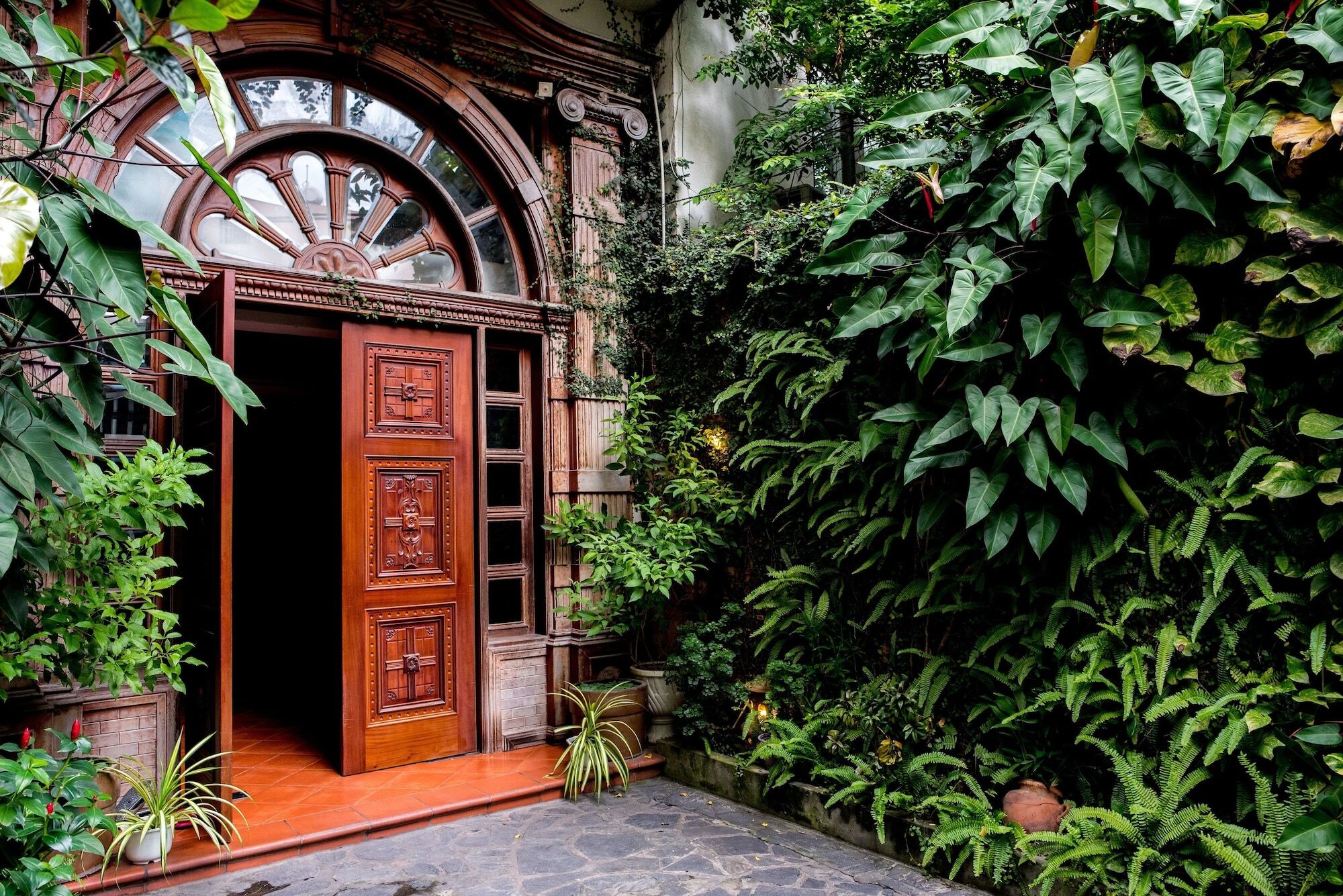 Ba Tra House Hotel Ho Chi Minh City Exterior photo